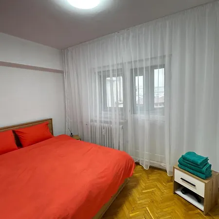 Spacious 3 Bedroom Apartment *