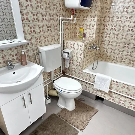 Spacious 3 Bedroom Craiova