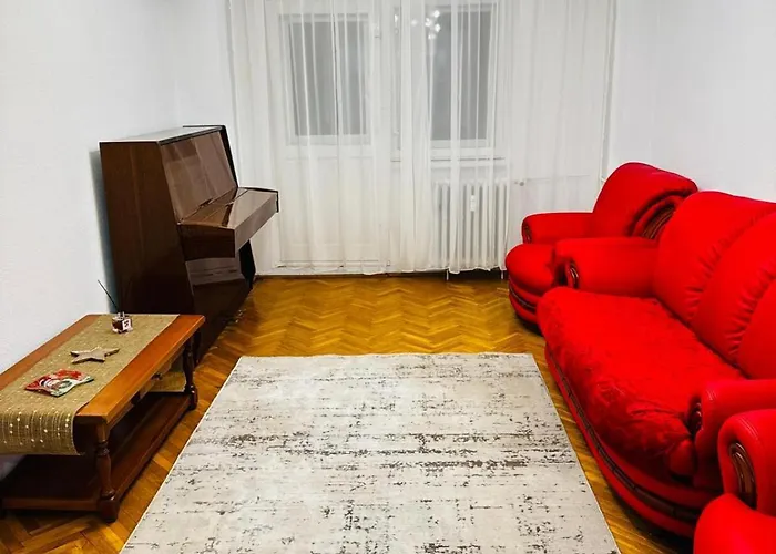 Spacious 3 Bedroom Apartamento