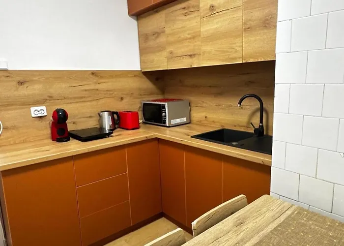 Apartment Spacious 3 Bedroom *